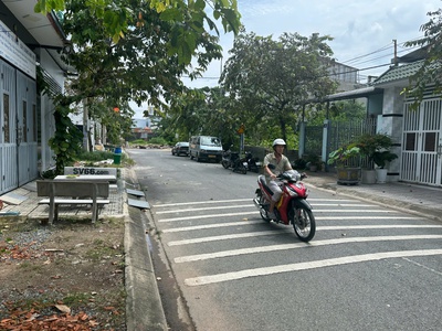 Bán đất đông hòa,chỉ 1 lô duy nhất,đường nhựa 10m thông tứ hướng,giá rẻ 2