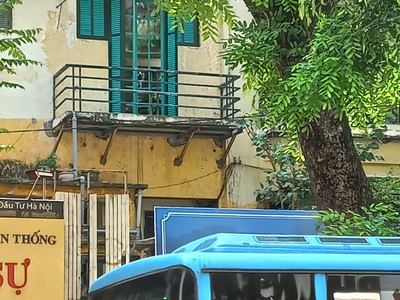Chính chủ bán căn hộ trong biệt thự Pháp cổ 83 phố Nguyễn Thái Học, Ba Đình 0