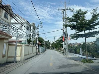 Cần bán 73m2 nhà cấp 4 mặt chính đi vào TĐC Ngọc Động. View hồ, đường ô tô tránh đỗ 0