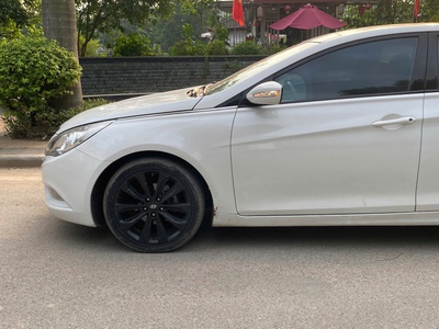Em cần nhượng lại chiếc xe Hyundai Sonata Y20 , đăng ký lần đầu 31/12/2010 4