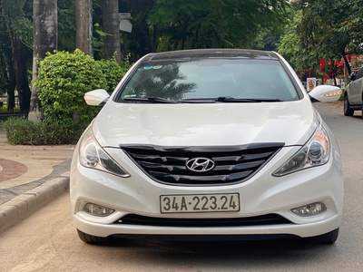 Em cần nhượng lại chiếc xe Hyundai Sonata Y20 , đăng ký lần đầu 31/12/2010 0