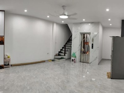 Bán nhà đội cấn 39m2 7 tầng. mặt tiền 4.8m. giá 12 tỷ ba đình hà nội . 2