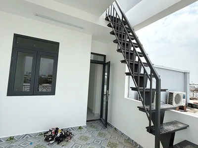 Nhà mới 4 tầng mặt tiền đường vàm luông p6q8 2