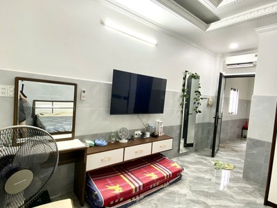 Nhà măt tiền trương thị hoa p tth q12 4 lầu thang máy 3