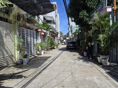 Bán đất 200m  tặng 2 nhà cấp 4, kiệt ô tô tránh, gần biển mỹ khê và phố tây an thượng 0