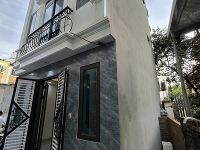 Bán nhà yên lộ 35m2, 5 tầng lô góc, gần kđt đô nghĩa, nhà mới ở ngay. 0