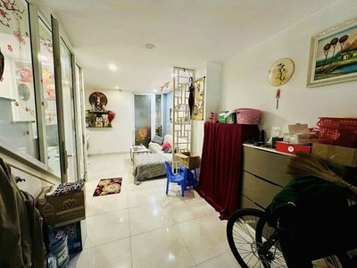 Bán nhà mặt tiền bàn cờ họ lê    60m 5 tầng ,   gần nguyễn sơn,    nhỉnh 10 2