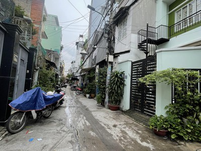 Nhà ngay ngã tư hàng xanh xô viết nghệ tĩnh đoạn 2 chiều, hẻm ô tô 1