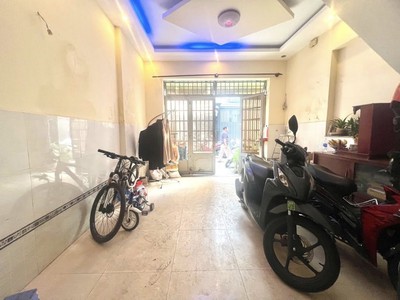 Nhà ngay ngã tư hàng xanh xô viết nghệ tĩnh đoạn 2 chiều, hẻm ô tô 2