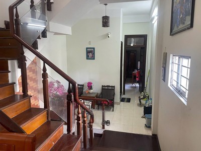 Bán nhà 3 tầng kiên cố mặt tiền lê văn hiến, 82m , đang cho thuê, gần biển mỹ khê 0