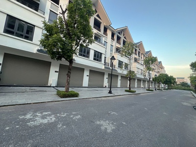 Chính chủ cần căn lk trong  đô thị hinde royal pảk. nhà 4 tầng 100m. nhà trong khu vực đáng dể 2