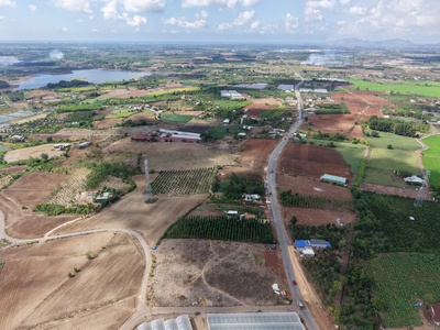 Góc 3 mặt tiền dt 997   kdl đất rồng 6.700m , có 2.580m  thổ cư   giá đầu tư chỉ 3,9tr/m 3
