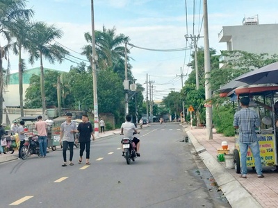 Lô đất đẹp  10x20  xuân thới sơn, đường đồng bà canh   giá 5,7 tỷ 1