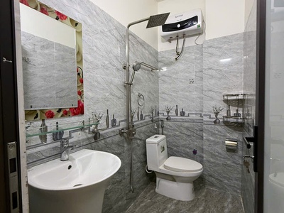 Cho thuê nhà Văn Cao, DT: 45m2, 3 p.ngủ full đồ. 2