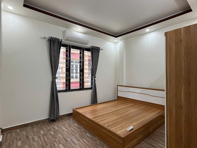 Cho thuê nhà Văn Cao, DT: 45m2, 3 p.ngủ full đồ. 3