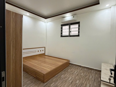 Cho thuê nhà Văn Cao, DT: 45m2, 3 p.ngủ full đồ. 6