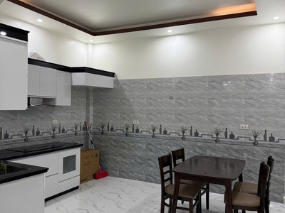 Cho thuê nhà Văn Cao, DT: 45m2, 3 p.ngủ full đồ. 7