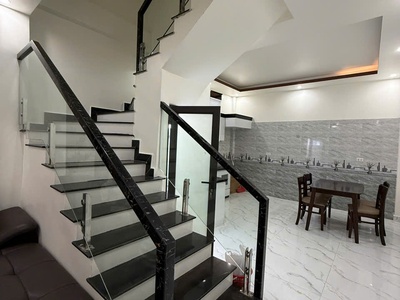 Cho thuê nhà Văn Cao, DT: 45m2, 3 p.ngủ full đồ. 8