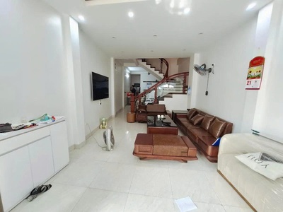Hiếm nhà đẹp 5 tầng mặt phố Hà Trì 2, 60m2, mặt tiền 4.4m, vỉa hè và đường ô tô rộng, giá 17 tỷ 0