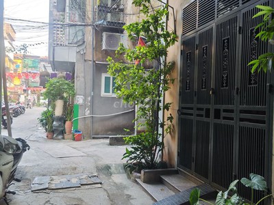 Cho thuê nhà nguyên căn tại số 16, ngách 88/105 trần quý cáp, p.văn miếu- qtg, hà nội. 1