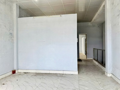 Bán nhà 2 mặt tiền đường hoàng thị loan  đoạn dưới chân cầu ngã 3 huế 3