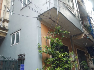 Cho thuê nhà nguyên căn tại số 16, ngách 88/105 trần quý cáp, p.văn miếu- qtg, hà nội. 0