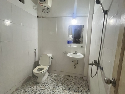 Nhà dân xây - trung tâm cầu giấy   ngõ rộng thoáng   gần phố  5 tầng   32,5m2   7,9 tỷ. 3