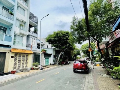 Ặt tiền khu vip bàn cờ họ lê - nguyễn sơn - dts 223m - 4 tầng - 8pn chỉ 8.x tỷ 1