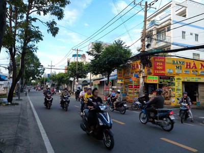 Bán gấp nhà mặt tiền linh đông thủ đức   184m  full thổ, nở hậu tài lộc, chỉ 7.2 tỷ  39tr/m 0