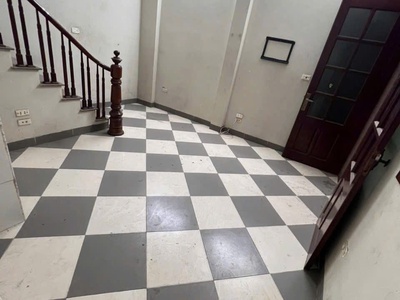Cho thuê nhà nguyên căn phố hào nam - 30m ra mặt phố 5 tầng 3 phòng ngủ rộng, 1 phòng nhỏ - 4wc - 2