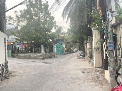 Bán lô đất 2 mặt tiền đường hoà trung   bắc nha trang, cách biển chỉ 1km, giá chỉ 2.8 tỷ 1