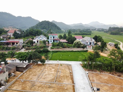 Bán đất thôn lương đình, xã trung giã, tp hà nội. thửa đất vuông đẹp, mặt tiền rộng 2