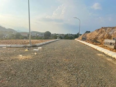 Các Sếp mua đất xây Villas nghỉ dưỡng ,thì ko thể bỏ qua e này ,không khí trong lành Vị trí kết nố 1