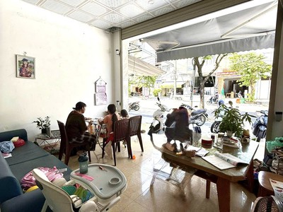 Nhà gác lững đường phùng hưng - trục đường 10,5m kinh doanh thông biển 0