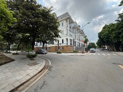 Biệt thự nhà vườn 3 mặt thoáng view công viên kđt lideco 0
