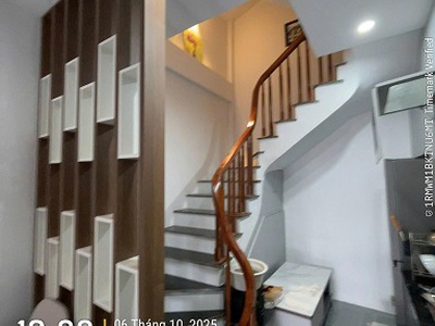 Cho thuê nhà nguyên căn 4 tầng 1 tum sân phơi, ưu tiên hộ gia đình 0