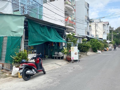 Nhà 6x20m, đường số 12 kdc bình hưng b/c, ngay bến xe q8 0