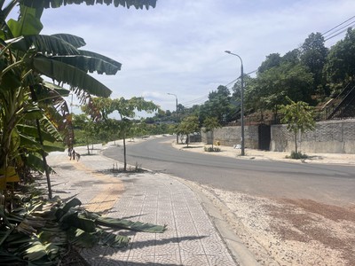  lô đất rộng kiệt ô tô tôn đản   giá tốt chỉ 2,45 tỷ 0