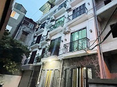 Cho thuê nhà nguyên căn 4 tầng 1 tum sân phơi, ưu tiên hộ gia đình 2