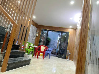 Nhà mới 2 tầng góc 3 mặt hẻm hẻm 372 tùng thiện vương p13q8. giá: 5.9 tỷ 4