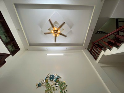 Chính chủ bán nhà 3 tầng lệch - ngõ oto đường Nguyễn văn Cừm trung tâm Thành Phố 1