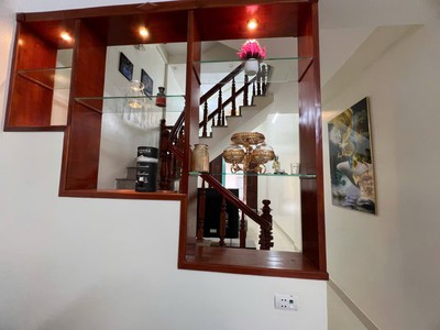 Chính chủ bán nhà 3 tầng lệch - ngõ oto đường Nguyễn văn Cừm trung tâm Thành Phố 6