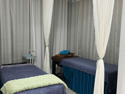 Do đi nước ngoài nên mình cần sang lại tiệm nail gội massage , khu vực lý thường kiệt, phường tân 3
