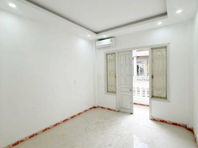 Bán nhà lạc long quân 50m ô tô thang máy giá ngon 0