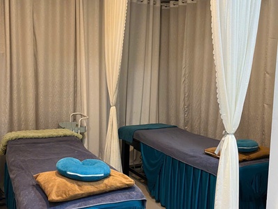 Do đi nước ngoài nên mình cần sang lại tiệm nail gội massage , khu vực lý thường kiệt, phường tân 2