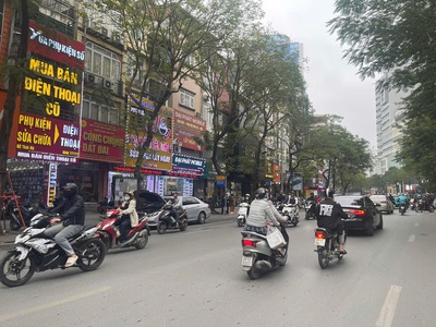 Tôi cần bán nhà mặt ngõ thái hà - vị trí đoạn kinh doanh sầm uất nhất phố, vỉa hè rộng 1