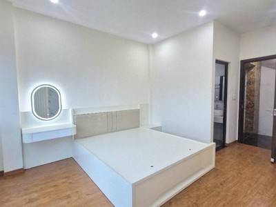 Bán nhà đep trịnh văn bô- phương canh 7 tầng thang máy full nội thất về ở luôn 2