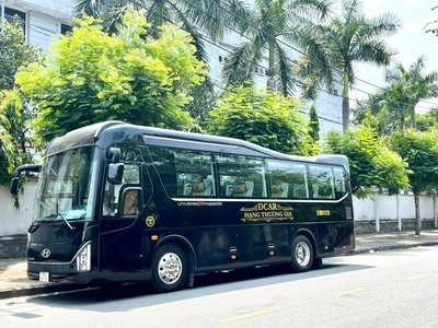 Dịch vụ cho thuê xe Limousine 9, 11, 16, 20, 28 chỗ giá tốt 1