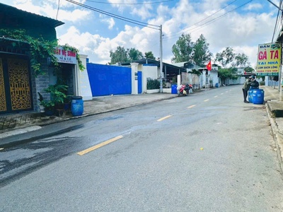 Bán nhà 1 trệt 1 lầu lửng dĩ an,đường nhựa 10m thông,kinh doanh tốt 4