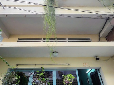 Giảm sâu 2 tỷ, nhà 3 tầng sát mt sư vạn hạnh, rộng 4.5m sổ vuông đẹp, 5pn  có phòng ở trệt , bán gấp 1